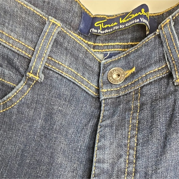 GLORIA VANDERBILT | THE PERFECT FIT JEANS - Picture 6 of 12